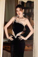 Vogsion Crystal-Trim One-Shoulder Mermaid Evening Gown (Black)