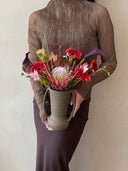 SHOULDER VASE - CHOCOLATE